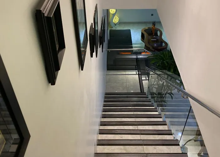 Mabuk Villa *