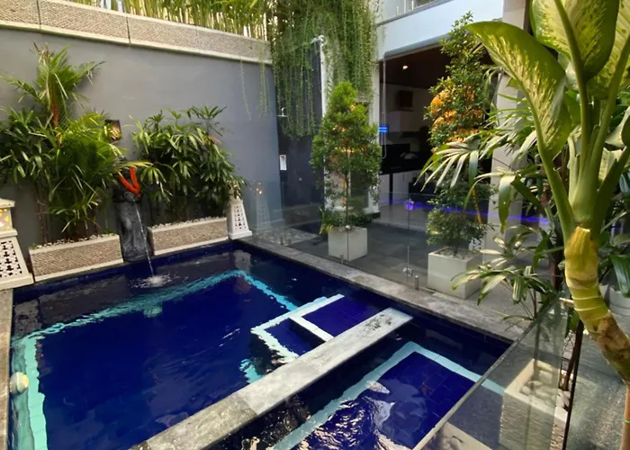 Mabuk Villa *